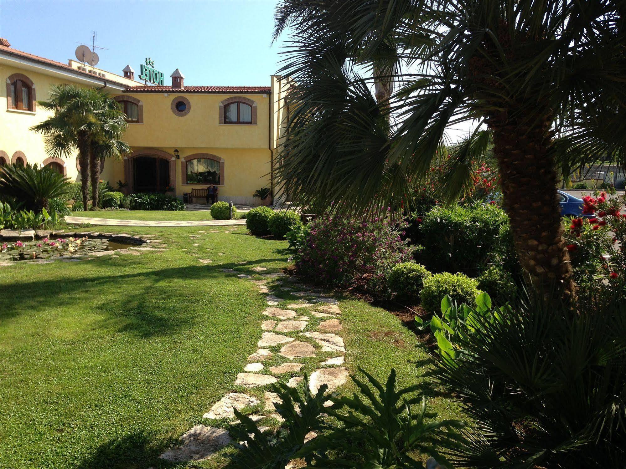 La Locanda del Cavaliere Borgo Montello Esterno foto